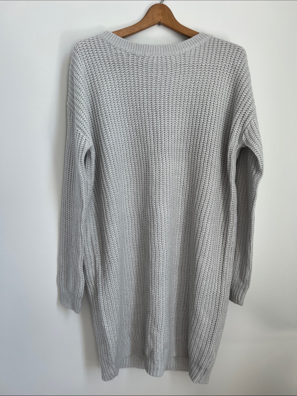 PrettyLittleThing | Classic Light Gray Ribbed Knit Women's Long Sweater Medium